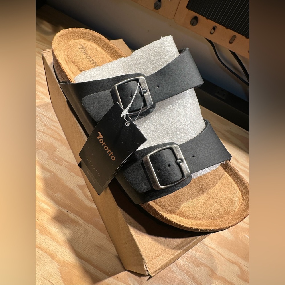 Brand New Men’s Sandals